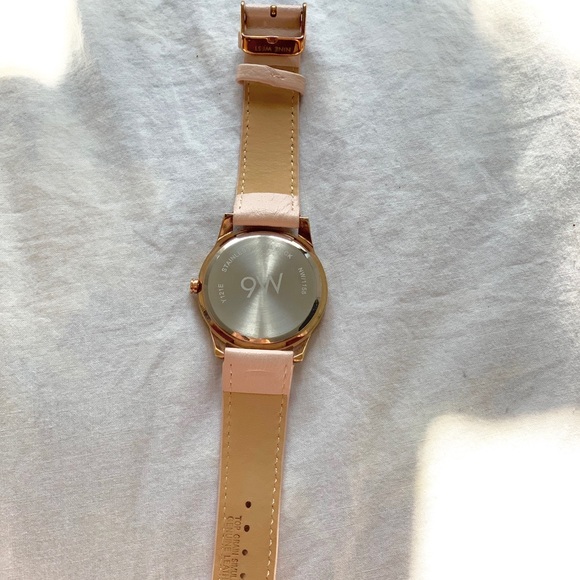 Light pink Nine West watch - Picture 2 of 2
